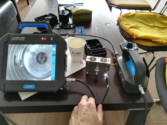 用亞泰光電工業(yè)內(nèi)窺鏡查看旁路支管等加工情況，毛刺及殘缺部位