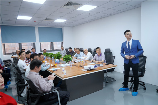 亞泰光電銷售總監