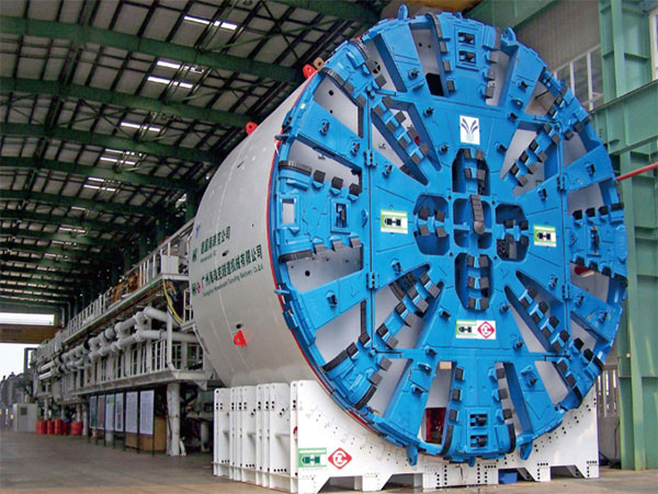 盾構機的了解：盾構機是個高度集成、復雜的系統，也稱挖掘機